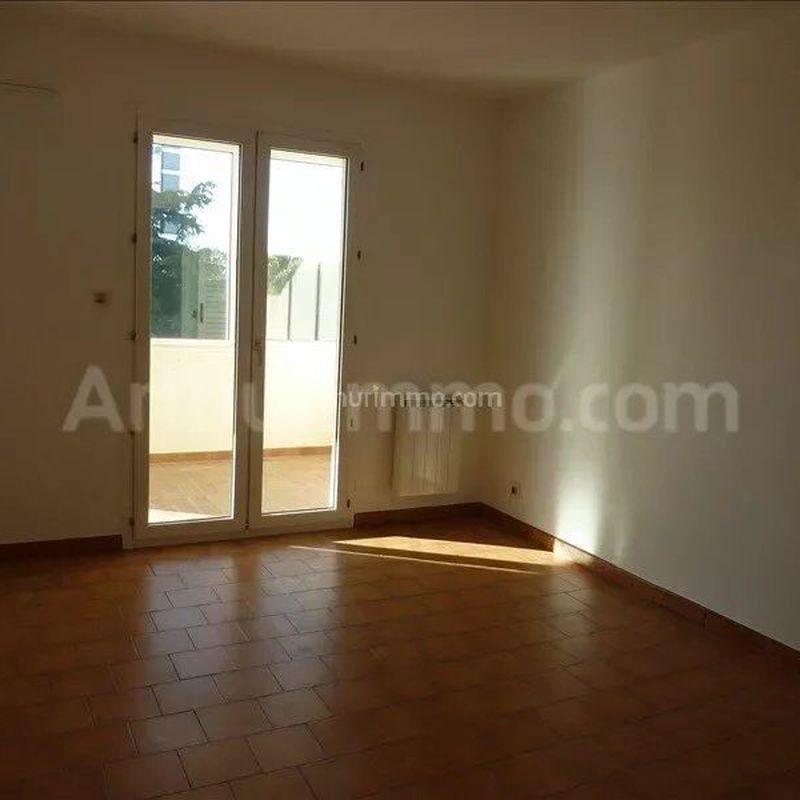 Louer appartement de 2 pièces 48 m² 735 € à Fréjus (83600) : une annonce Arthurimmo.com Port Fréjus