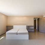 Rent 6 bedroom house of 556 m² in Praia das Maçãs