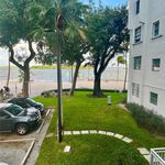 Rent 2 bedroom apartment of 990 m² in Miami