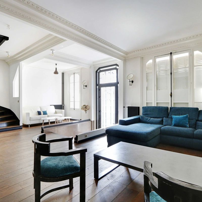 Discover a 200m² Maisonette: Fitness Haven & Luxury En-Suite Bedrooms Levallois-Perret