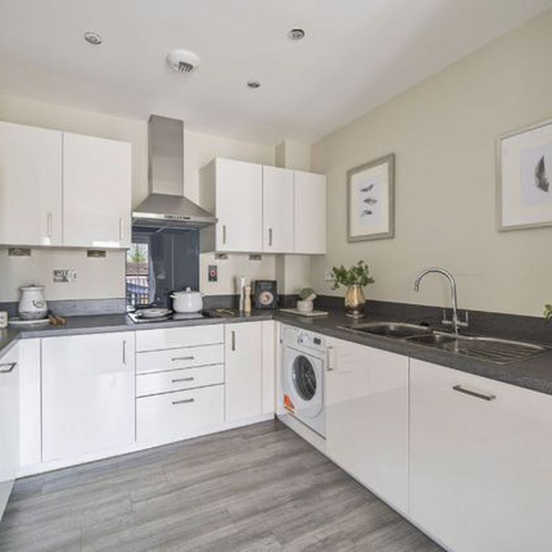 Flat to rent in Arun House, Essex Drive, Cranleigh, Surrey GU6 Elmbridge Village