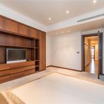 Rent 3 bedroom flat of 187 m² in London