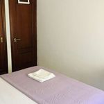 Rent a room of 250 m² in Sevilla