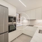 Rent 4 bedroom apartment of 258 m² in Madrid