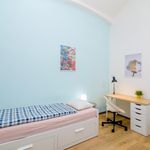 Rent 3 bedroom apartment in Prague