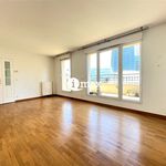 Rent 4 bedroom apartment of 79 m² in COURBEVOIE