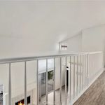 Rent 3 bedroom apartment of 170 m² in Calabasas