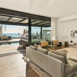 Rent 6 bedroom house of 382 m² in Marbella
