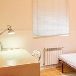 Rent 4 bedroom apartment of 60 m² in Madrid
