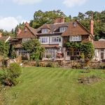 Rent 5 bedroom house in Surrey