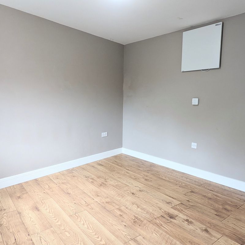 2 bedroom property to let in Edington Court, Henbury, Bristol - £1,600 pcm