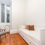 Rent 3 bedroom apartment of 190 m² in Lisboa