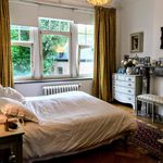 Huur 5 slaapkamer huis van 479 m² in Bousval