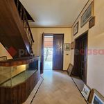 Affitto 3 camera appartamento di 245 m² in Arezzo