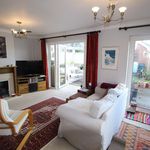 Rent 3 bedroom flat in Beaconsfield