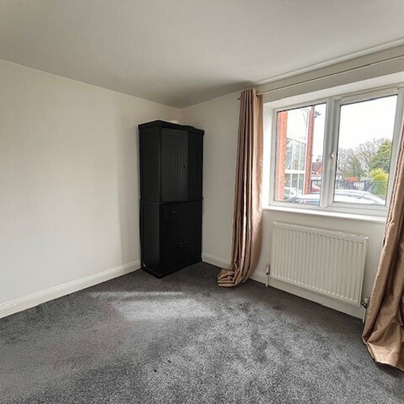 2 bedroom property to let in The Mount, Old Whittington, Chesterfield, S41 - £760 pcm Whittington Moor