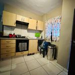 Rent 2 bedroom apartment of 6829 m² in Bloemfontein