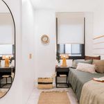 Rent 3 bedroom apartment of 69 m² in Barcelona