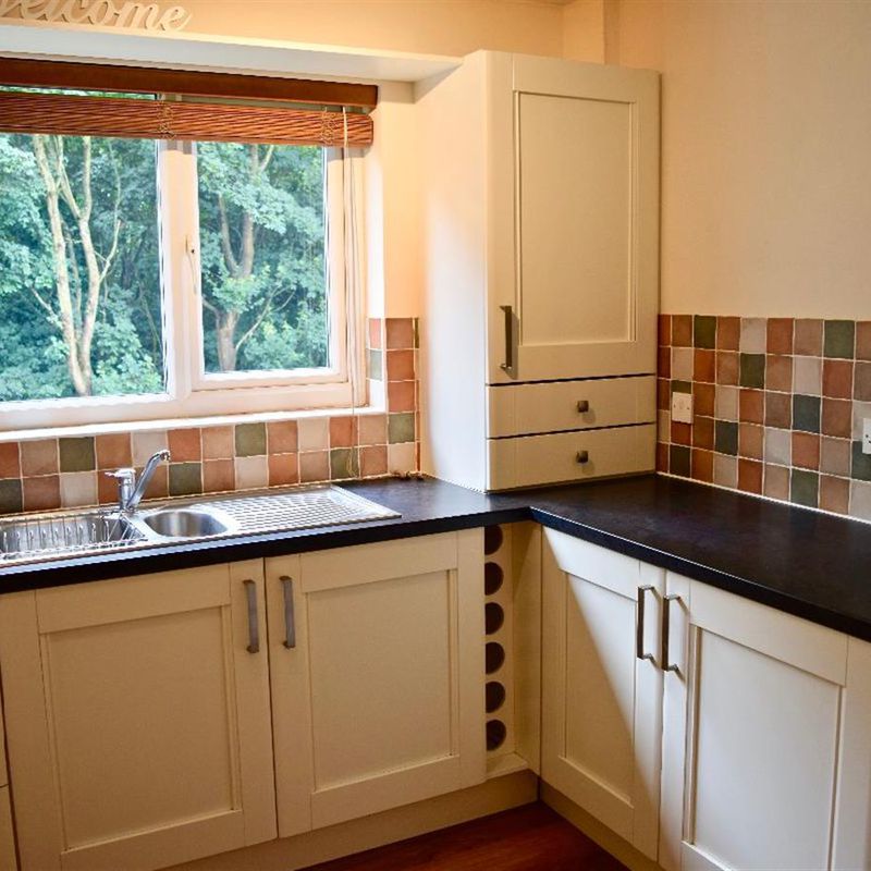 To Let - 2 bedroom Apartment, Normanton Spring Close, Sheffield, S13 - £900 pcm