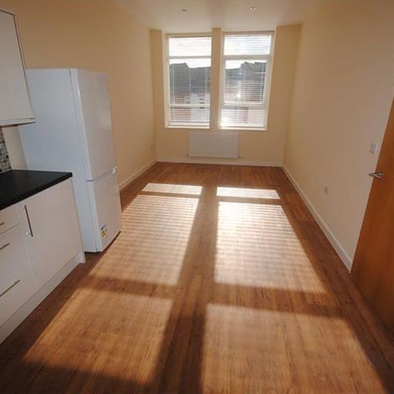 Flat to rent in Druid Street, Hinckley, Leicestershire LE10