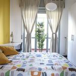 Rent a room of 139 m² in Milan