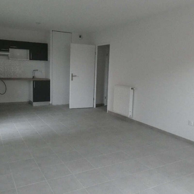 Location appartement 4 pièces 75 m² Frouzins (31270)