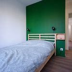 Rent 5 bedroom apartment of 77 m² in Marseille