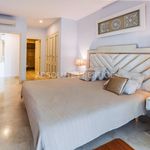 Rent 2 bedroom apartment of 154 m² in Marbella