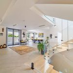 Rent 6 bedroom house of 370 m² in Gustirna