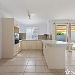 Rent 4 bedroom house of 696 m² in Perth