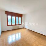 Affitto 3 camera appartamento di 130 m² in Vicenza