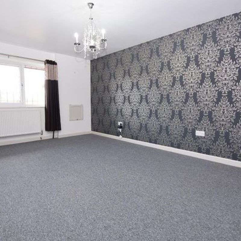 Town house to rent in Park Street East, Barrowford, Nelson BB9
