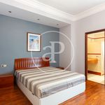 Alquilo 3 dormitorio apartamento de 150 m² en Valencia