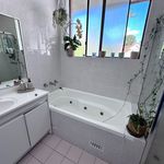 Rent 1 bedroom apartment in Bondi Junction