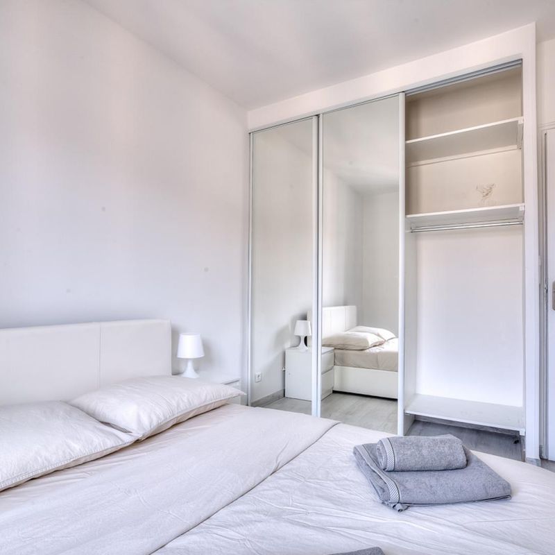Welcoming double bedroom in Vernier