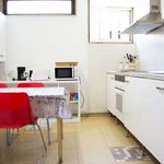 Rent a room of 280 m² in Madrid