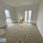 Rent 4 bedroom apartment of 90 m² in Bari