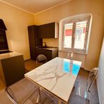 Rent 5 bedroom apartment of 75 m² in Genoa
