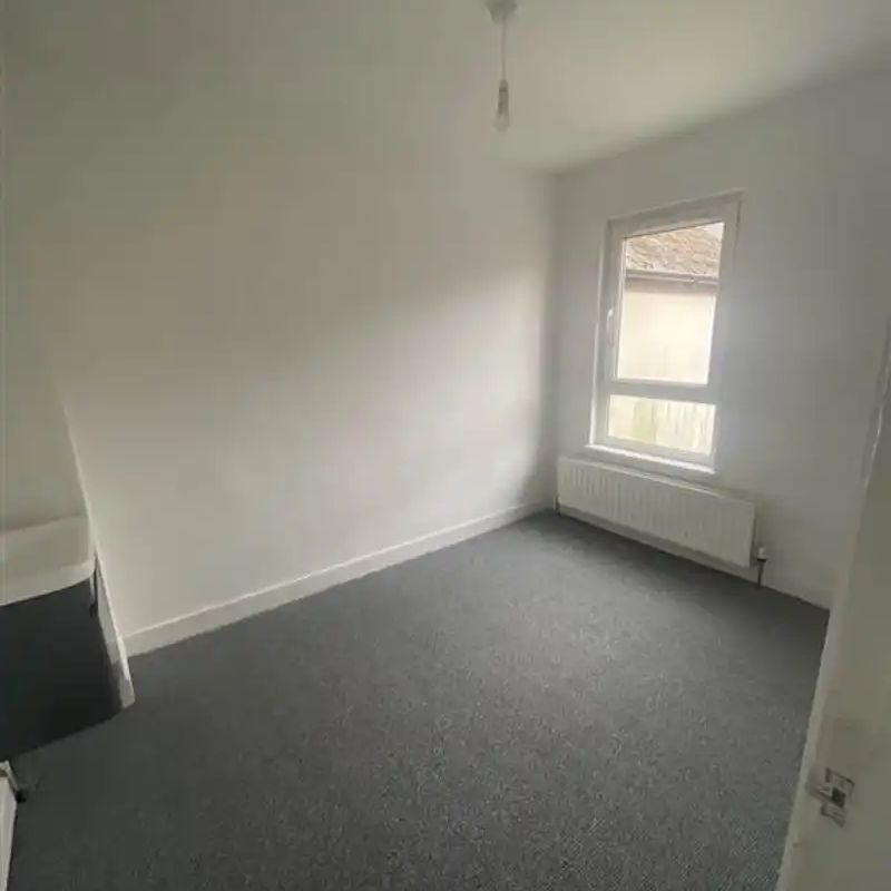 house for rent at 62 Omeath Street, Belfast, BT6 8ND, England