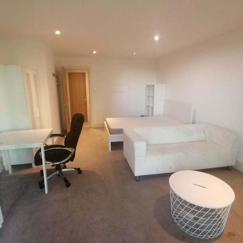 apartment for rent at 18 St George Wharf, London , SW8 2LP, UK South Lambeth