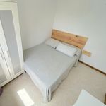 Rent 4 bedroom apartment in Seville