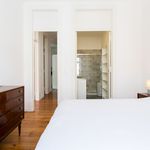 Rent 8 bedroom apartment of 220 m² in Lisboa