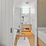 Rent 1 bedroom apartment of 94 m² in Manhattan Beach