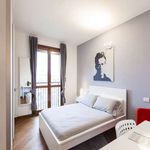Rent a room of 185 m² in Milan