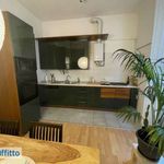 Affitto 2 camera appartamento di 93 m² in Milano
