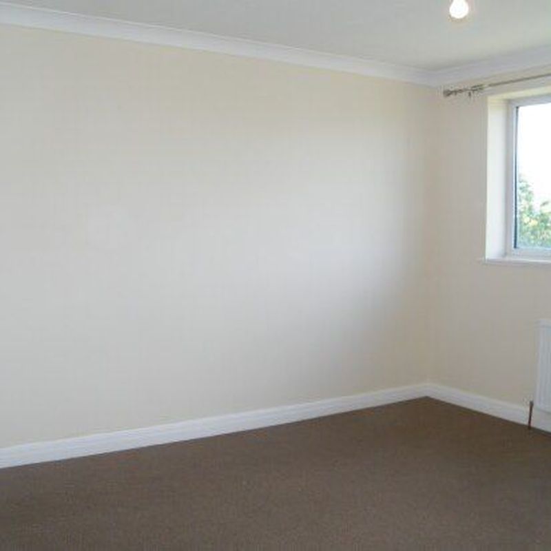 Maisonette to rent in Vale Drive, Chatham ME5 Wayfield