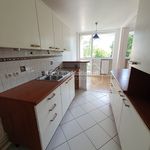 Rent 4 bedroom apartment of 105 m² in Versailles