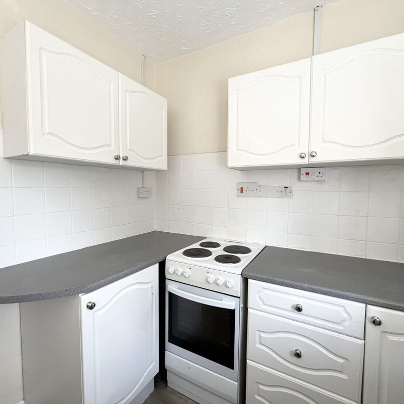 1 BEDROOM Flat/Apartment at 12A Sandford Court,Aldershot,GU11,3AH, England Weybourne
