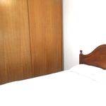 Rent a room of 10 m² in Santo António dos Olivais