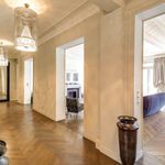 Rent 3 bedroom apartment of 220 m² in Champs-Elysées, Madeleine, Triangle d’or